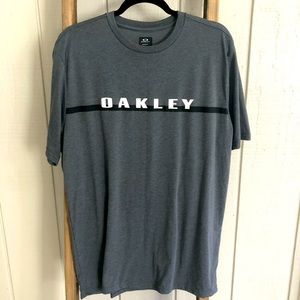 Oakley T-shirt Regular Fit Heather Grey and White and Black design XL